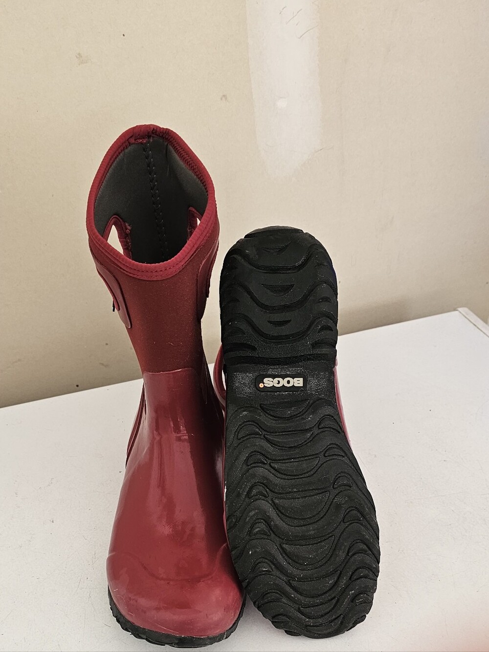 Bogs Women's Red Mid-Calf Waterproof Rain Boots Size 11